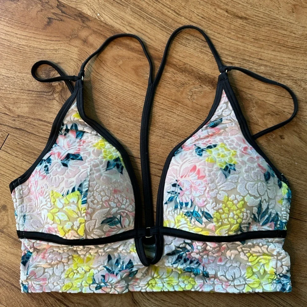 Victorias Secret PINK 90’s inspired Velvet Lined Bralette. Size Small